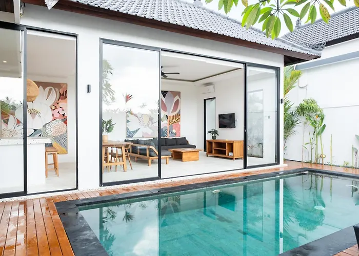 Entire Luxury Peaceful Pool Views *